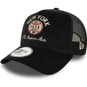 gorra-trucker-sort-9forty-a-frame-cord-graphic-fra-new-york-stater-og-lande-fra-new-era