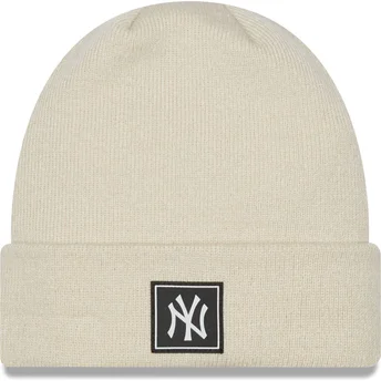 Beige Gorro Team Cuff fra New York Yankees MLB af New Era