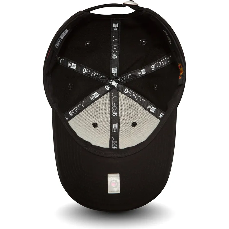 sort-justerbar-kurvet-kasket-9forty-essential-fra-manchester-united-football-club-fra-new-era