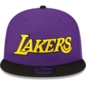 violet-og-sort-snapback-9fifty-statement-fladskaermshue-fra-los-angeles-lakers-nba-fra-new-era
