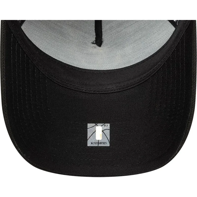 sort-og-lilla-a-frame-classic-trucker-kasket-fra-toronto-raptors-nba-af-new-era