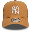 lys-brun-9forty-a-frame-league-essential-new-york-yankees-mlb-trucker-kasket-fra-new-era