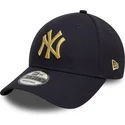 justerbar-marinebla-buet-kasket-med-guldlogo-9forty-metallic-fra-new-york-yankees-mlb-fra-new-era