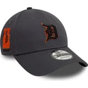 gra-justerbar-kurvet-kasket-med-orange-logo-9forty-side-patch-fra-detroit-tigers-mlb-fra-new-era