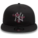 sort-flat-snapback-kasket-med-grat-logo-9fifty-icon-fra-new-york-yankees-mlb-snake-fra-new-era