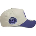 beige-og-violet-snapback-med-buet-skygge-og-violet-logo-9forty-a-frame-world-series-patch-los-angeles-dodgers-mlb-fra-new-era