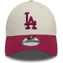 gorra-curva-beige-y-roja-ajustable-con-logo-rojo-9forty-world-series-patch-de-los-angeles-dodgers-mlb-de-new-era