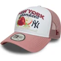 gorra-trucker-blanca-y-rosa-9forty-a-frame-fruit-graphic-de-new-york-yankees-mlb-de-new-era