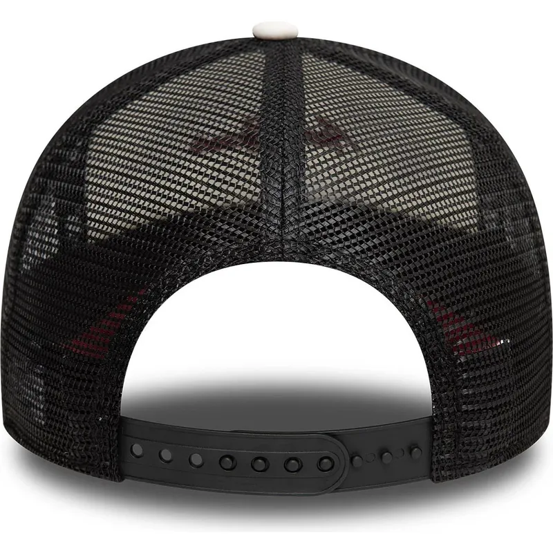 multifarvet-trucker-kasket-9forty-a-frame-tom-og-jerry-looney-tunes-fra-new-era