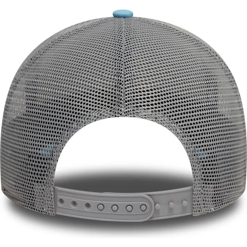 beige-og-bla-trucker-kasket-9forty-a-frame-license-plate-fra-cabo-byer-og-strande-fra-new-era