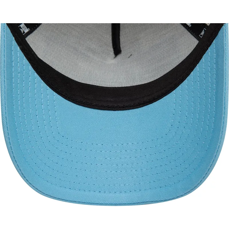 beige-og-bla-trucker-kasket-9forty-a-frame-license-plate-fra-cabo-byer-og-strande-fra-new-era