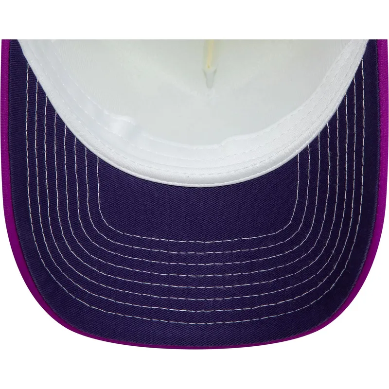beige-og-violet-trucker-kasket-9forty-a-frame-graphic-stand-tall-talk-small-play-ball-fra-new-era