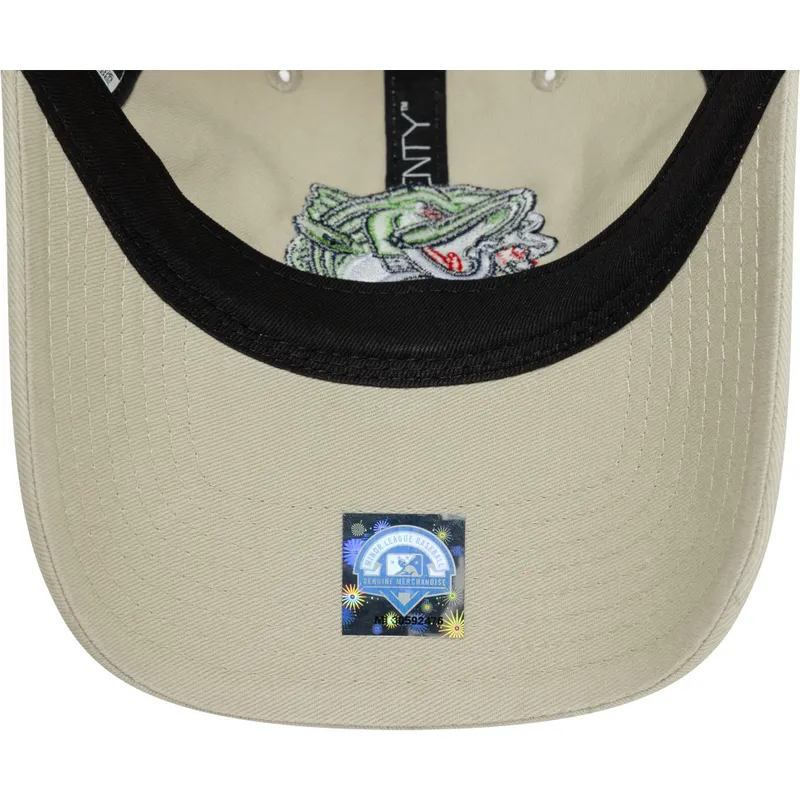 beige-justerbar-kurvet-kasket-9twenty-fra-gwinnett-stripers-milb-fra-new-era