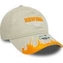 buet-beige-justerbar-kasket-til-kvinder-9twenty-flame-visor-fra-new-era