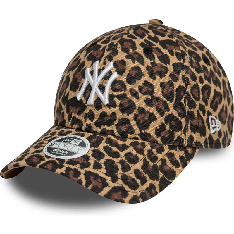 buet-kasket-med-leopardmonster-justerbar-til-kvinder-9forty-fra-new-york-yankees-mlb-fra-new-era