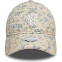 new-era-new-york-yankees-mlb-9twenty-floral-quilt-justerbar-beige-buet-kasket-til-kvinder