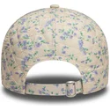 buet-beige-justerbar-kasket-til-kvinder-9twenty-floral-quilt-fra-new-york-yankees-mlb-fra-new-era