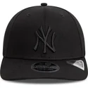 sort-buet-snapback-kasket-med-sort-logo-9seventy-stretch-snap-af-new-york-yankees-mlb-fra-new-era