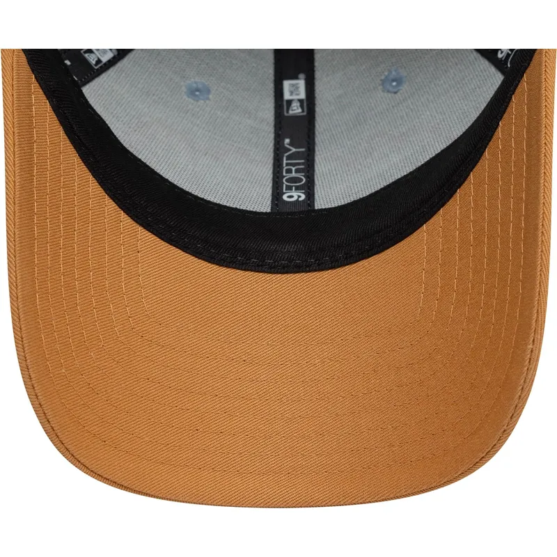 justerbar-bla-og-brun-buet-kasket-9forty-denim-fra-ac-milan-serie-a-fra-new-era