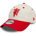 hvid-og-rod-justerbar-kurvet-kasket-9twenty-contrast-visor-fra-manchester-united-football-club-premier-league-fra-new-era