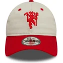 hvid-og-rod-justerbar-9twenty-contrast-visor-kasket-fra-manchester-united-football-club-premier-league-fra-new-era