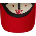 hvid-og-rod-justerbar-kurvet-kasket-9twenty-contrast-visor-fra-manchester-united-football-club-premier-league-fra-new-era