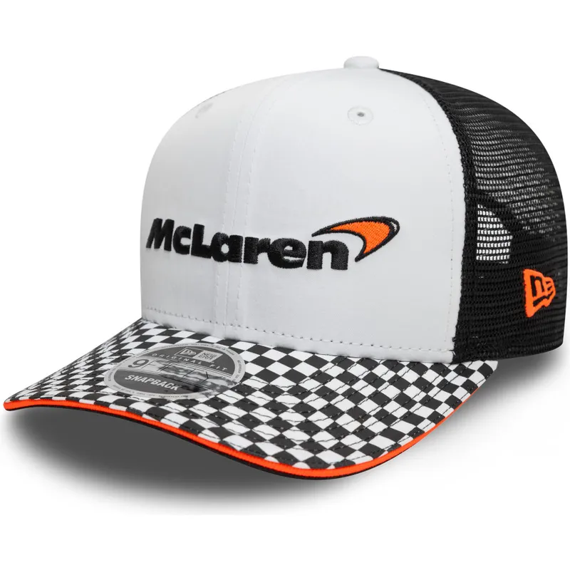 hvid-og-sort-flad-trucker-kasket-snapback-9fifty-checkered-visor-fra-mclaren-racing-formula-1-fra-new-era