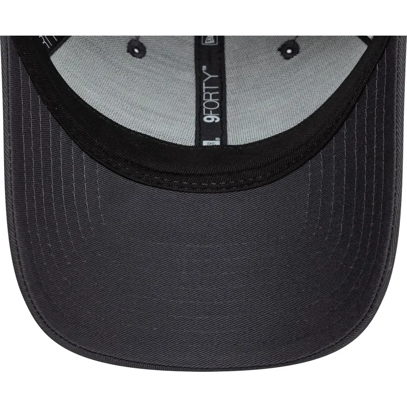 gra-justerbar-curved-cap-med-gront-logo-9forty-side-print-fra-vespa-piaggio-fra-new-era