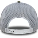gron-og-hvid-trucker-cap-med-gront-logo-a-frame-league-essential-af-new-york-yankees-mlb-fra-new-era