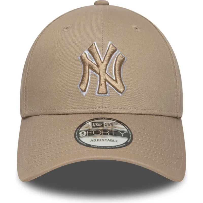 lysebrun-justerbar-kurvet-kasket-med-brunt-logo-9forty-outline-fra-new-york-yankees-mlb-fra-new-era