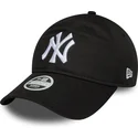 sort-justerbar-kvindekasket-med-buet-skygge-9twenty-league-essential-fra-new-york-yankees-mlb-fra-new-era