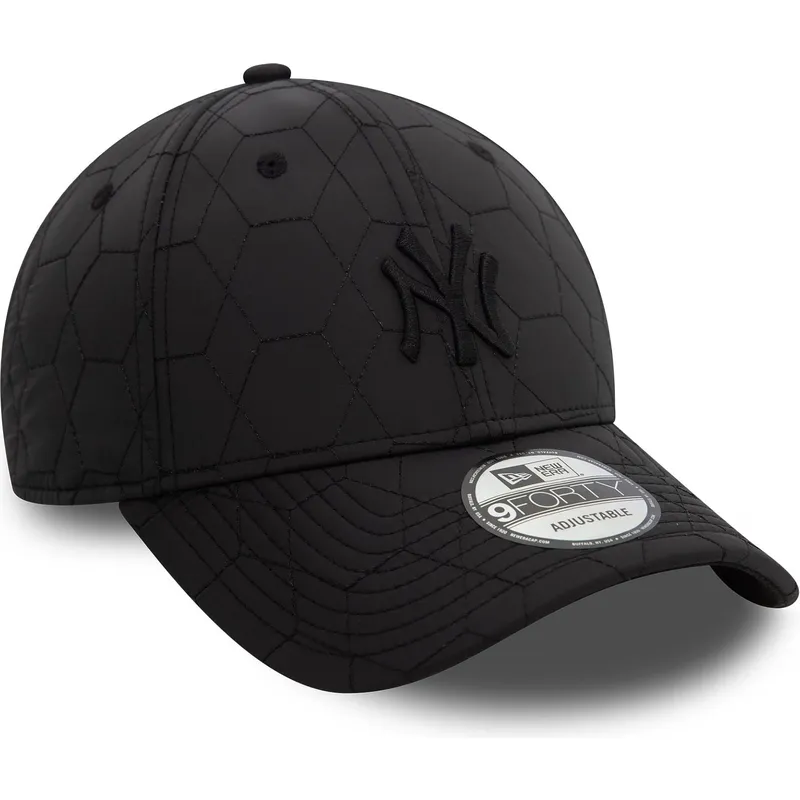 sort-justerbar-curved-kasket-med-sort-logo-9forty-quilted-fra-new-york-yankees-mlb-fra-new-era
