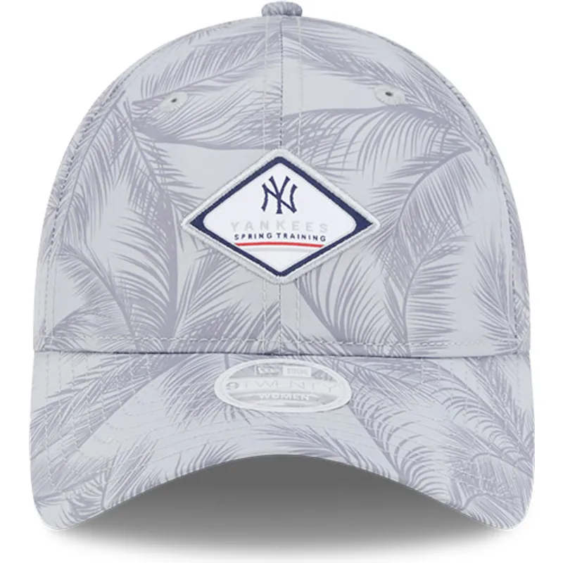 gra-justerbar-buet-kasket-til-kvinder-9twenty-leaf-open-back-spring-training-fan-pack-2025-fra-new-york-yankees-mlb-fra-new-era