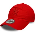 rod-justerbar-buet-kasket-med-rodt-logo-9twenty-colour-pack-fra-new-york-yankees-mlb-fra-new-era