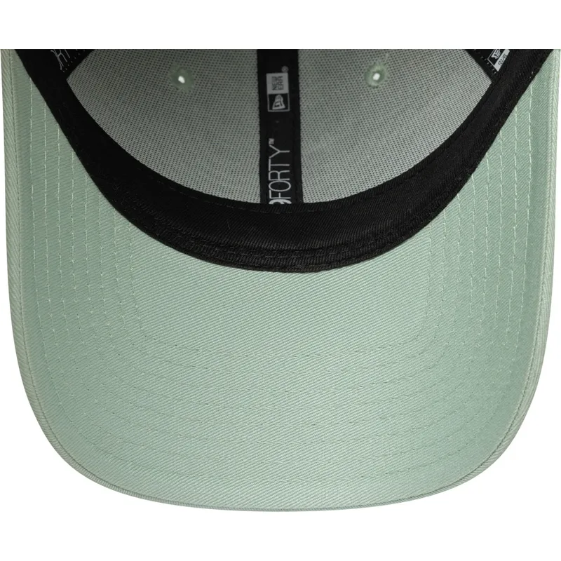 lysegron-justerbar-kurvet-kasket-med-gront-logo-9forty-colour-pack-fra-los-angeles-dodgers-mlb-fra-new-era