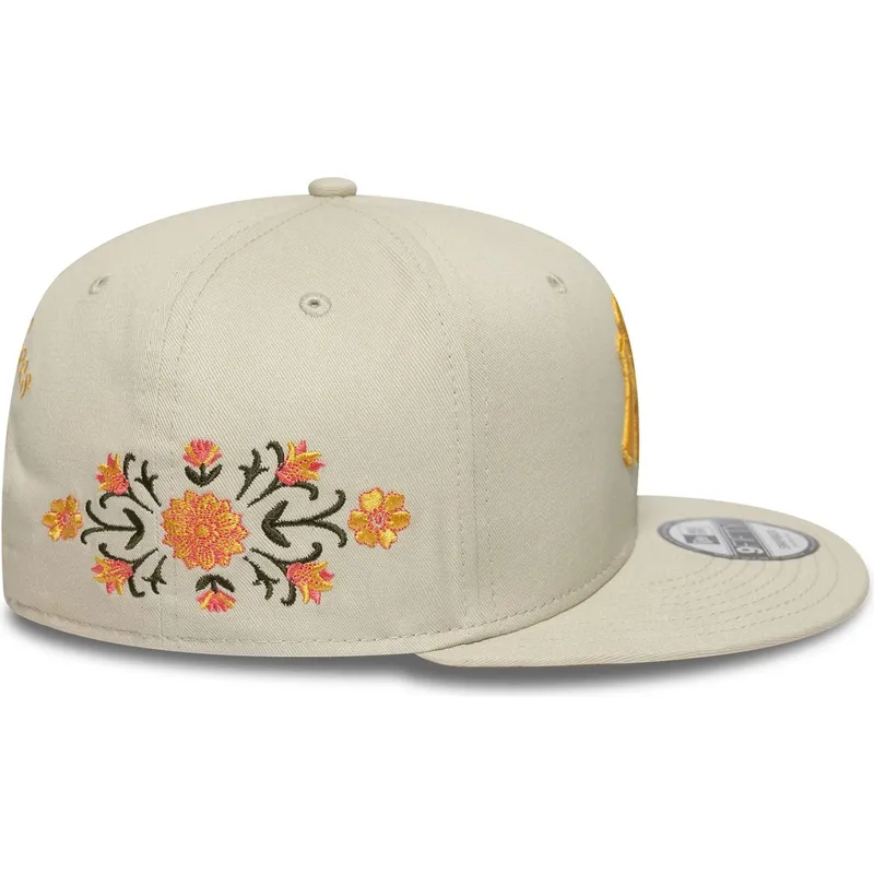beige-flad-kasket-snapback-9fifty-floral-fra-new-york-yankees-mlb-fra-new-era