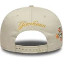 beige-flad-kasket-snapback-9fifty-floral-fra-new-york-yankees-mlb-fra-new-era