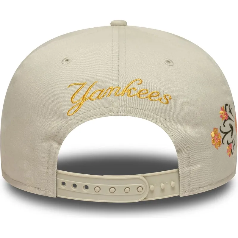 beige-flad-kasket-snapback-9fifty-floral-fra-new-york-yankees-mlb-fra-new-era