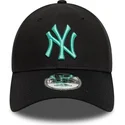 justerbar-sort-buet-kasket-med-blat-logo-9forty-league-essential-new-york-yankees-mlb-fra-new-era
