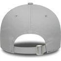 gra-justerbar-buet-kasket-med-grat-logo-9forty-team-outline-fra-new-york-yankees-mlb-fra-new-era
