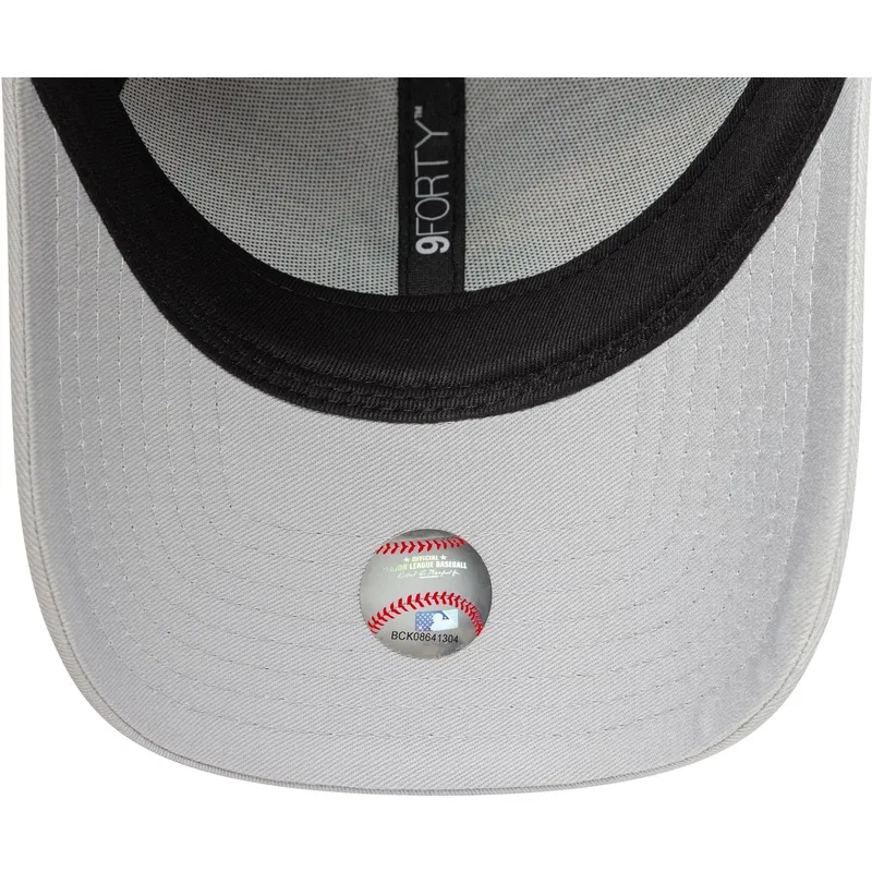 gra-justerbar-curved-kasket-med-grat-logo-9forty-team-outline-fra-new-york-yankees-mlb-fra-new-era
