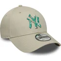 beige-justerbar-9forty-seasonal-infill-new-york-yankees-mlb-kasket-fra-new-era