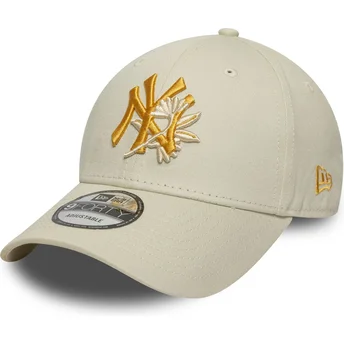 Beige justerbar buet kasket med gult logo 9FORTY Floral Icon af New York Yankees MLB fra New Era