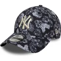 sort-justerbar-kurvet-kasket-9forty-all-over-print-fra-new-york-yankees-mlb-fra-new-era