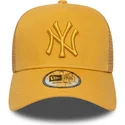 gul-trucker-kasket-med-gult-logo-a-frame-league-essential-fra-new-york-yankees-mlb-fra-new-era