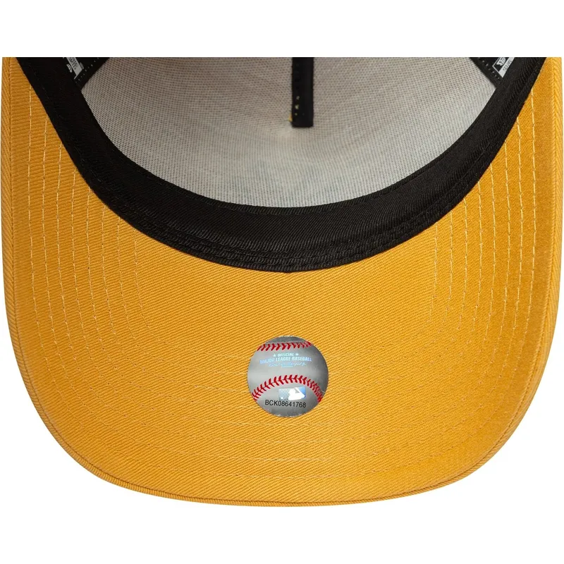 gul-trucker-kasket-med-gult-logo-a-frame-league-essential-fra-new-york-yankees-mlb-fra-new-era