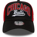 gorra-trucker-sort-og-rod-e-frame-script-fra-chicago-bulls-nba-fra-new-era