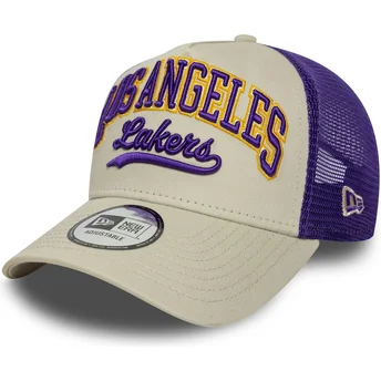 Beige og lilla Los Angeles Lakers NBA E Frame Script trucker kasket fra New Era