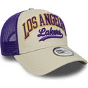 beige-og-violet-trucker-kasket-e-frame-script-fra-los-angeles-lakers-nba-fra-new-era