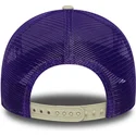 beige-og-lilla-los-angeles-lakers-nba-e-frame-script-trucker-kasket-fra-new-era